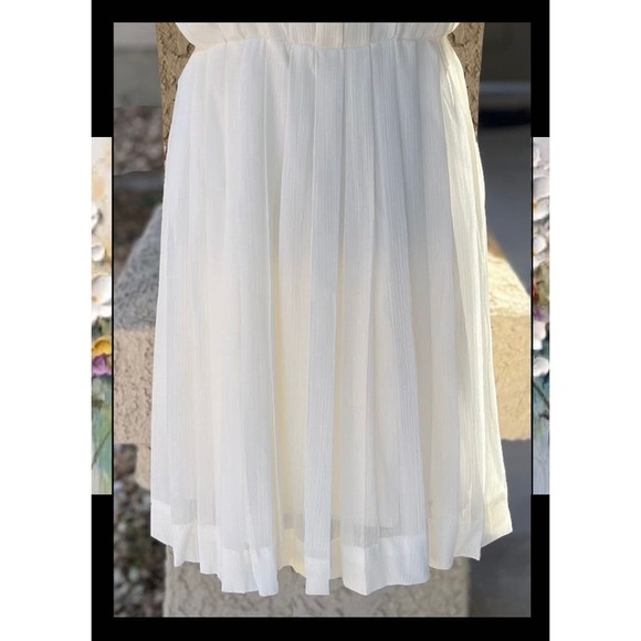 Modcloth The Pleat-est Things Sleeveless Mini Dress Size M - Picture 4 of 11